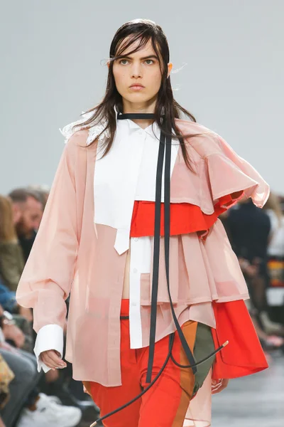 Look 18